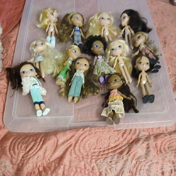 Assorted Fashion Dolls Collection - Picture 1 of 4